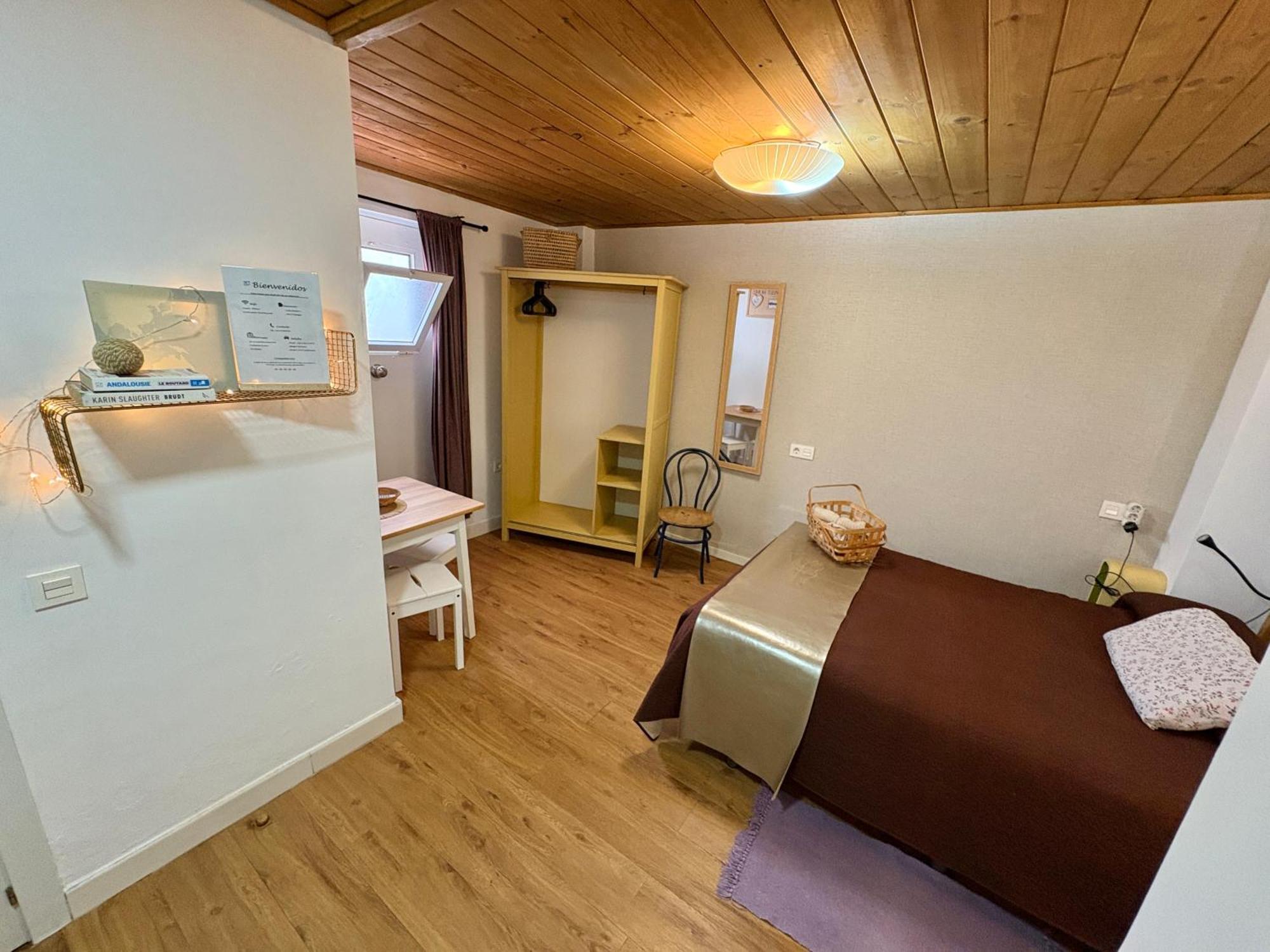 Habitacion En Calle Molino Malaga Ngoại thất bức ảnh