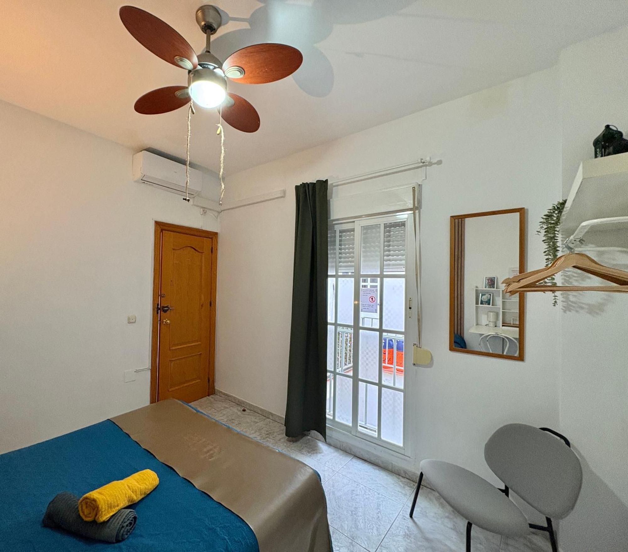 Habitacion En Calle Molino Malaga Ngoại thất bức ảnh